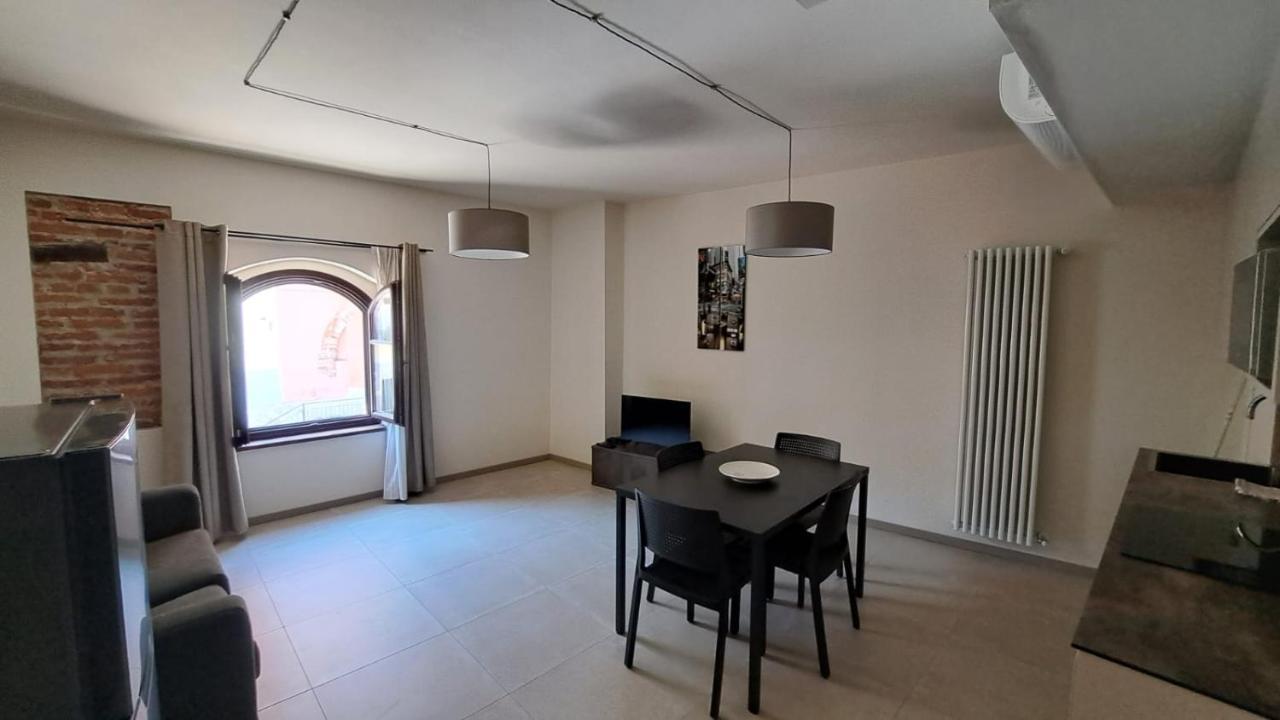 Apartament Domus Acaja Pinerolo Zewnętrze zdjęcie